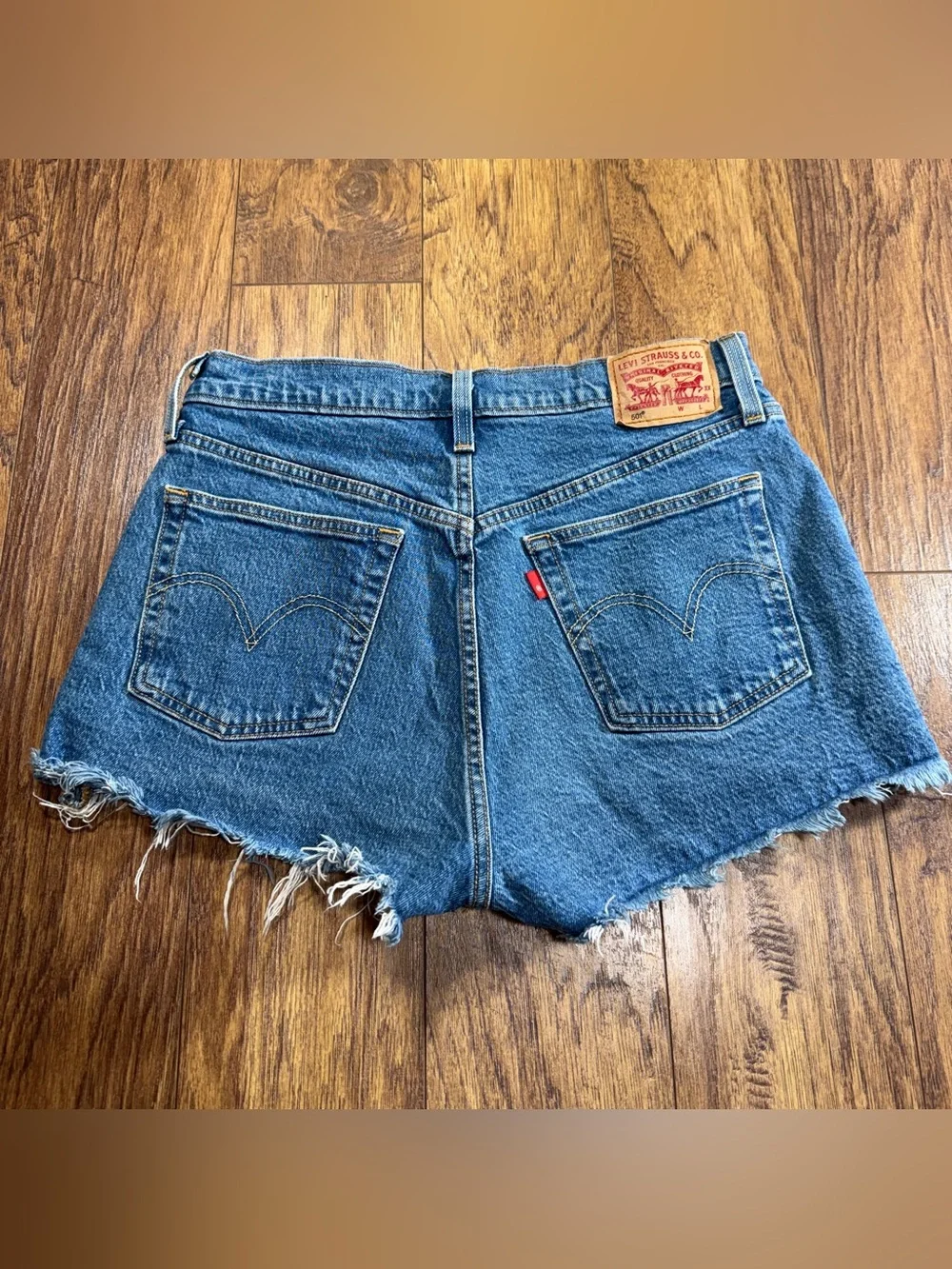 Levi’s 501 Original Cut-Off Denim Shorts Women’s W29 Raw Hem Jean Shorts